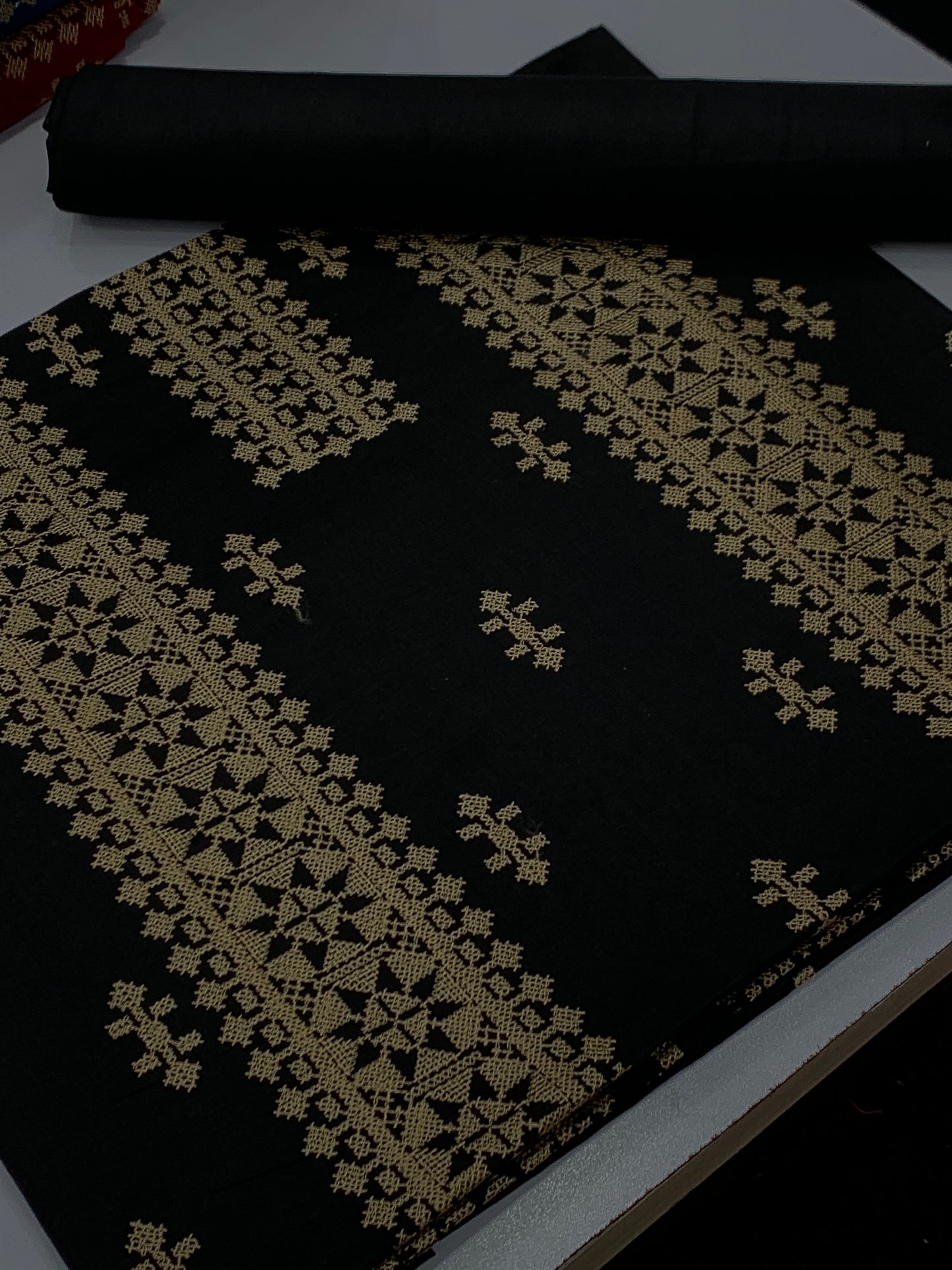 Bareeza lawn 2 piece (black)