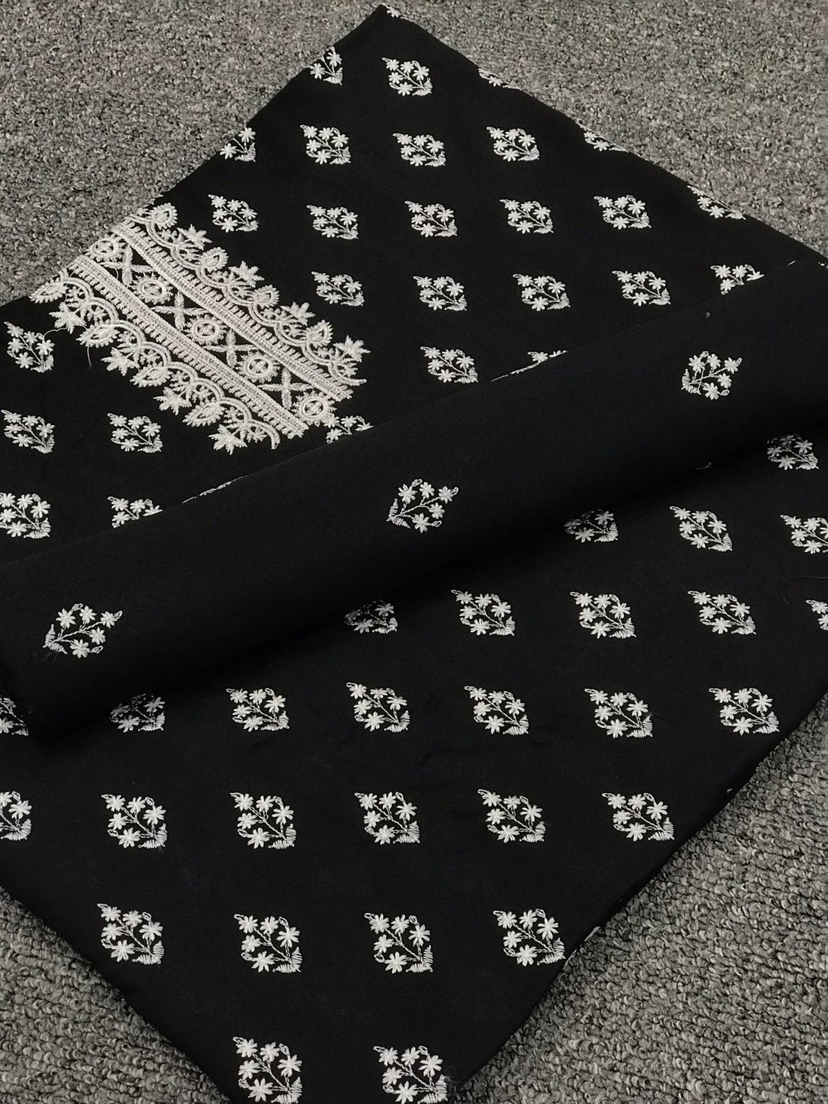 Bareeze Karandi Embroidered 2 Pieces Suit