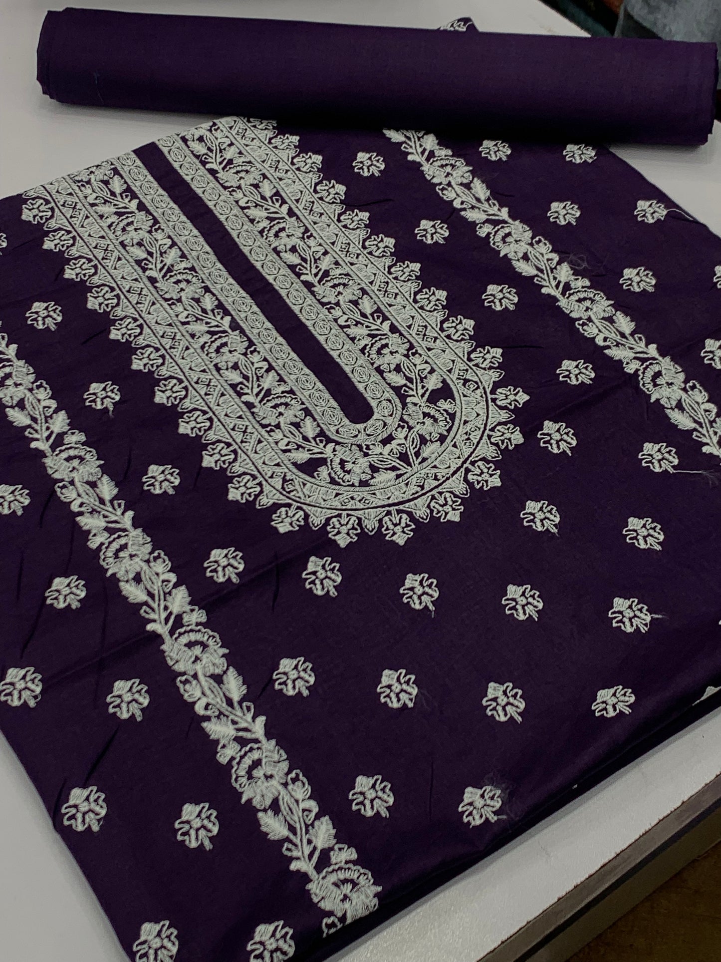 Bareeze lawn 2 piece.