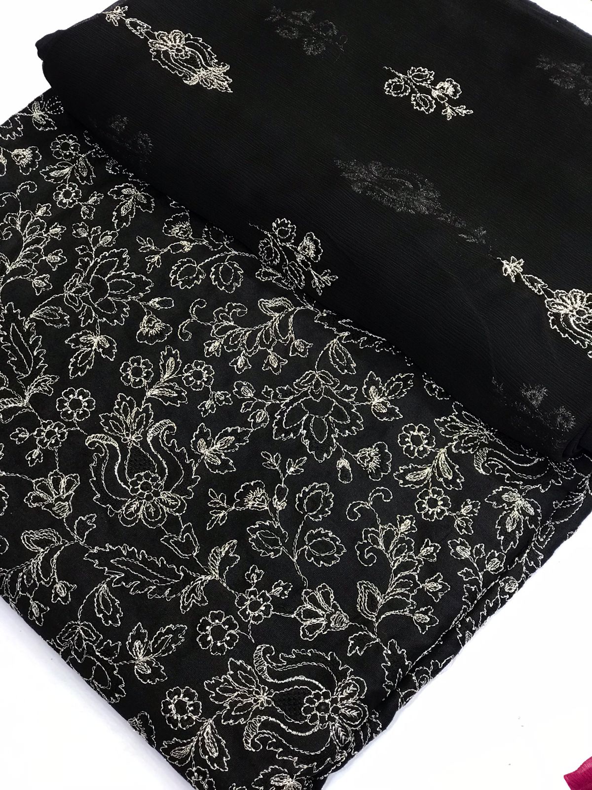 Bareeze Karandi Embroidered 3 Pieces Suit BKE3
