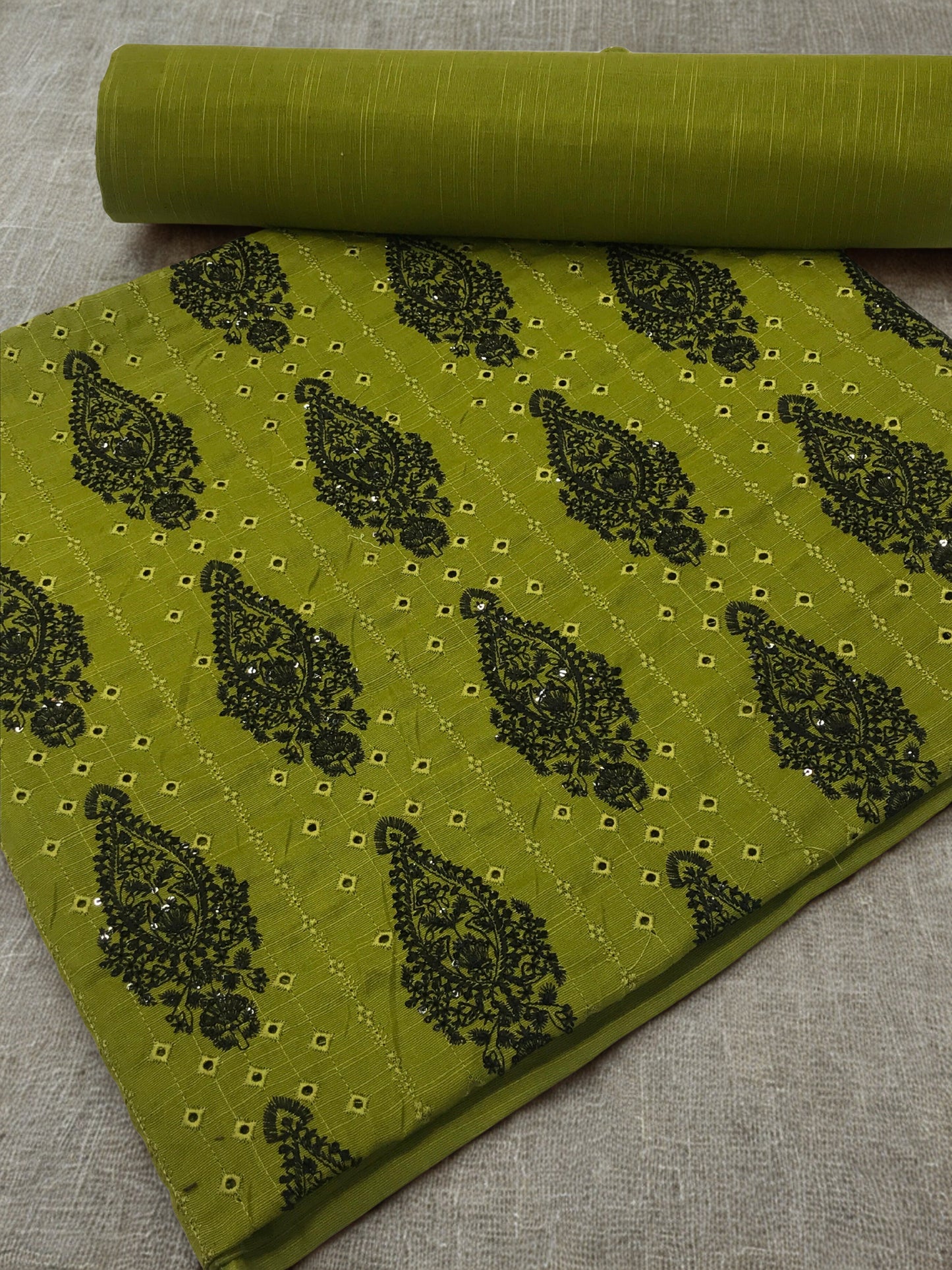 Khaddar 2pc chicken Kari