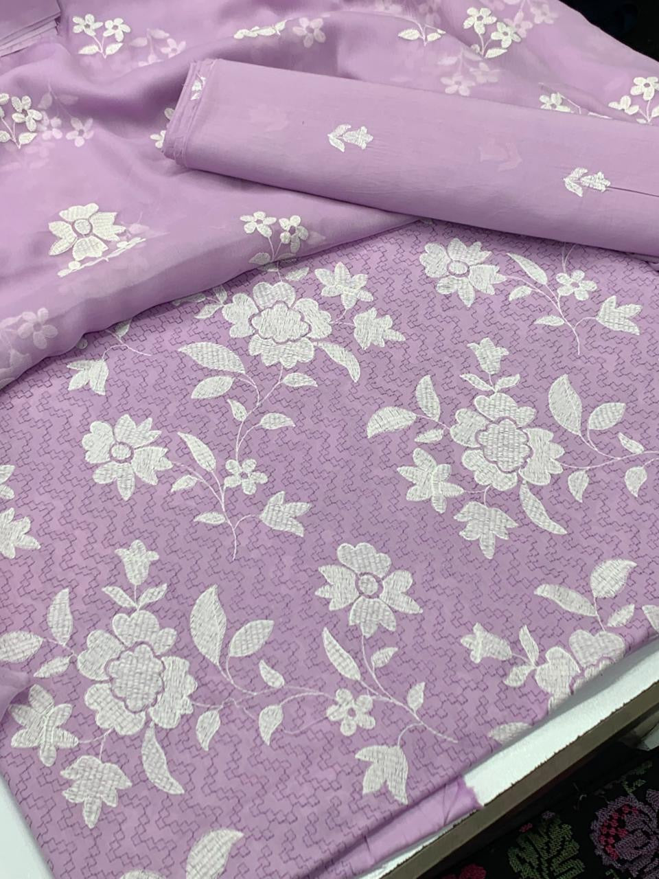 Bareeza lawn 3 piece