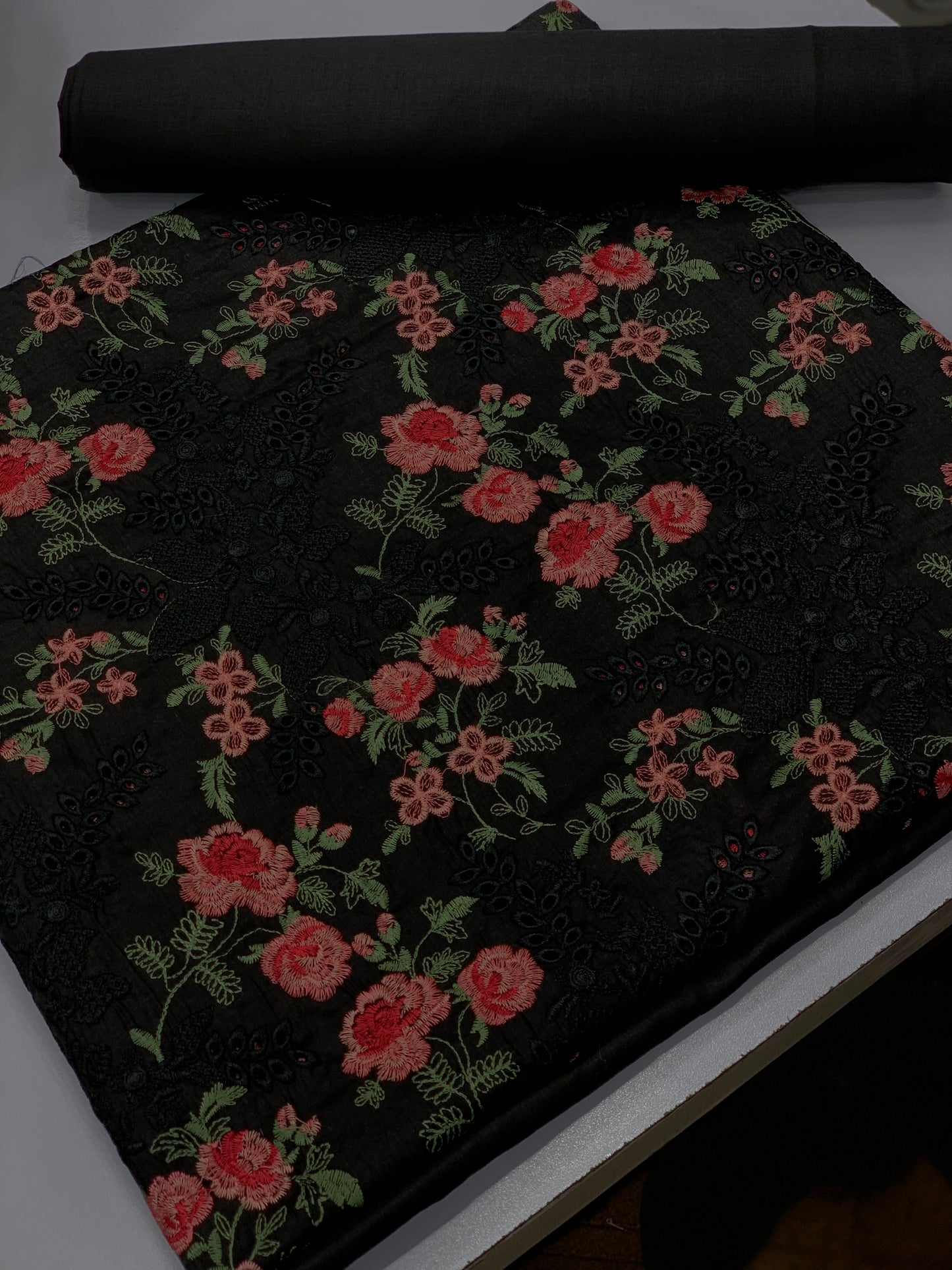 Bareeza lawn 2 piece Black