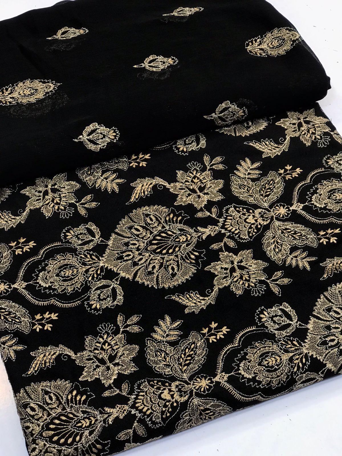 Bareeze Karandi Embroidered 3 Pieces Suit BKE3 64