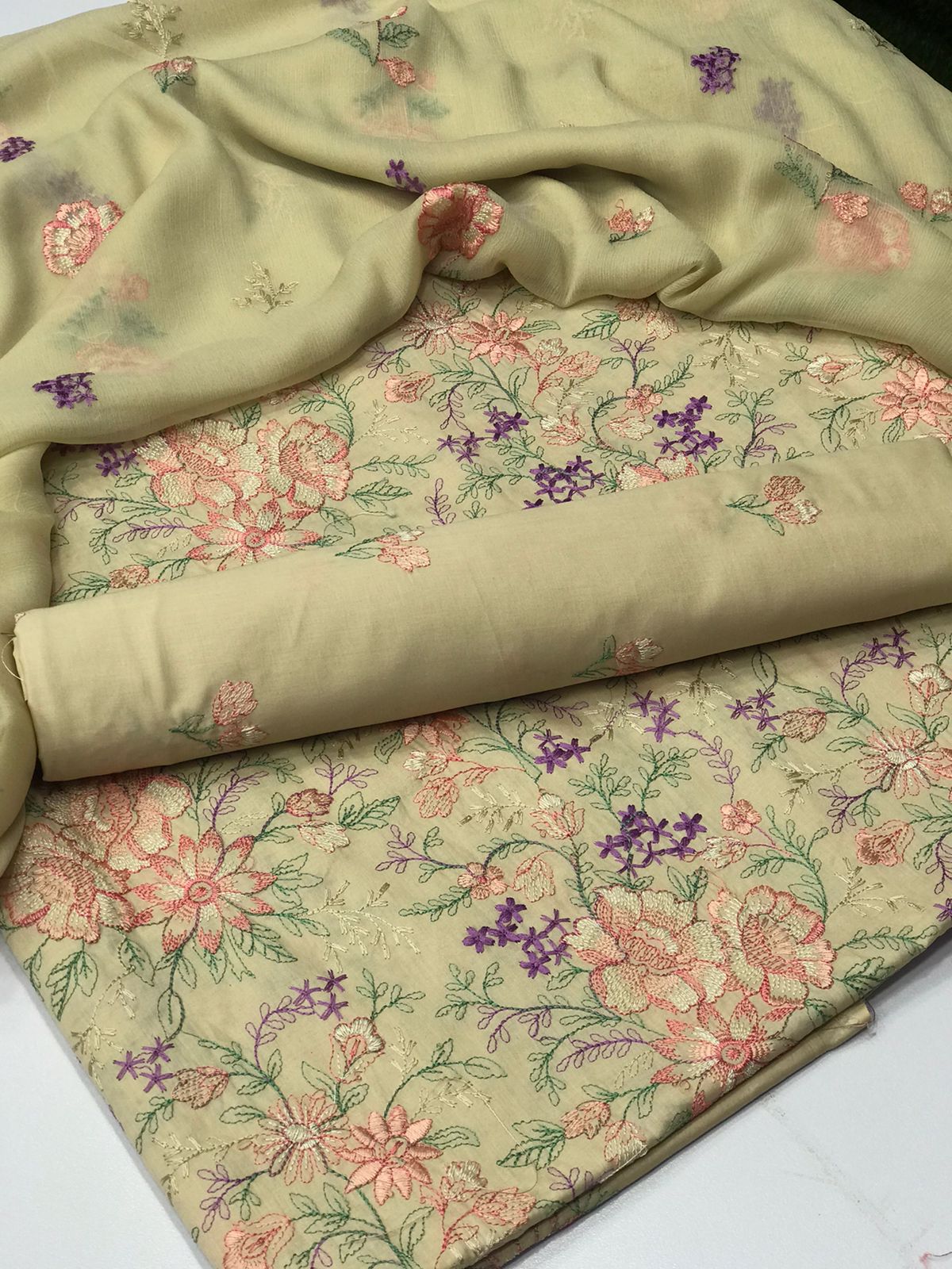 Bareeze lawn 3 piece