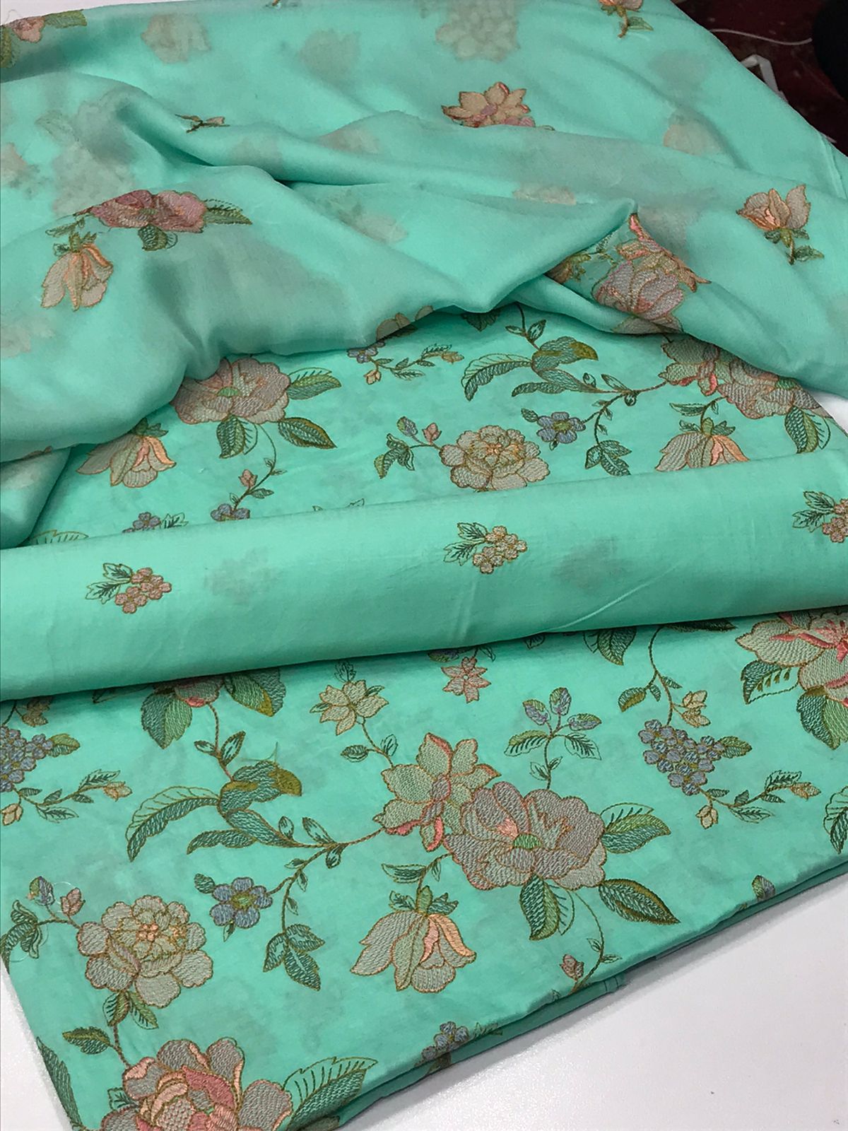 Bareeza lawn 3 piece
