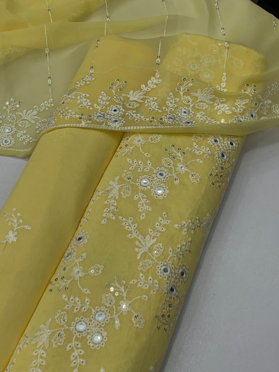 Bareeza lawn 3 piece