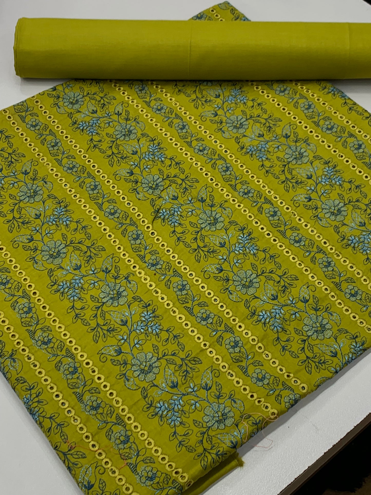 Bareeze lawn 2 piece