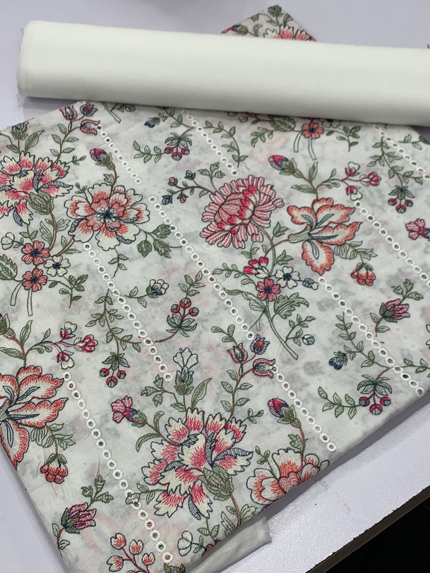 Bareeza lawn 2 piece