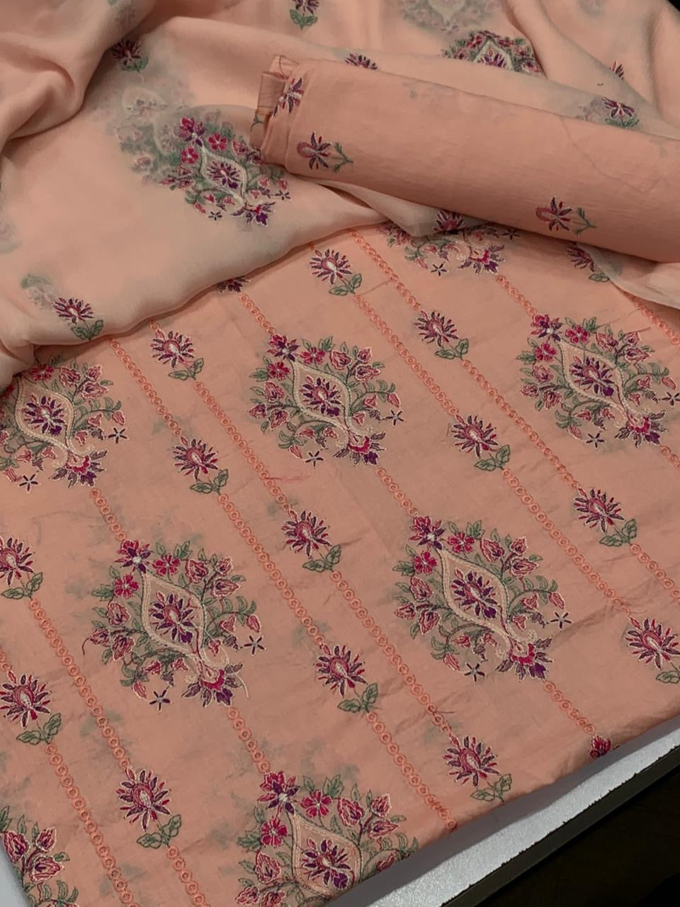 Bareeza lawn 3 piece