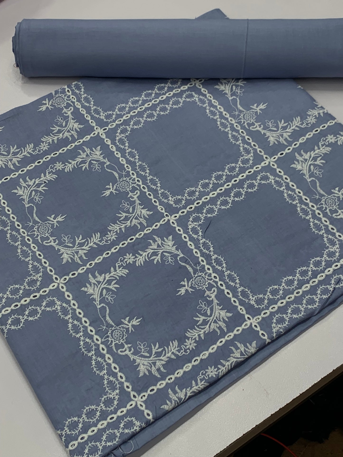 Bareeza lawn 2 piece