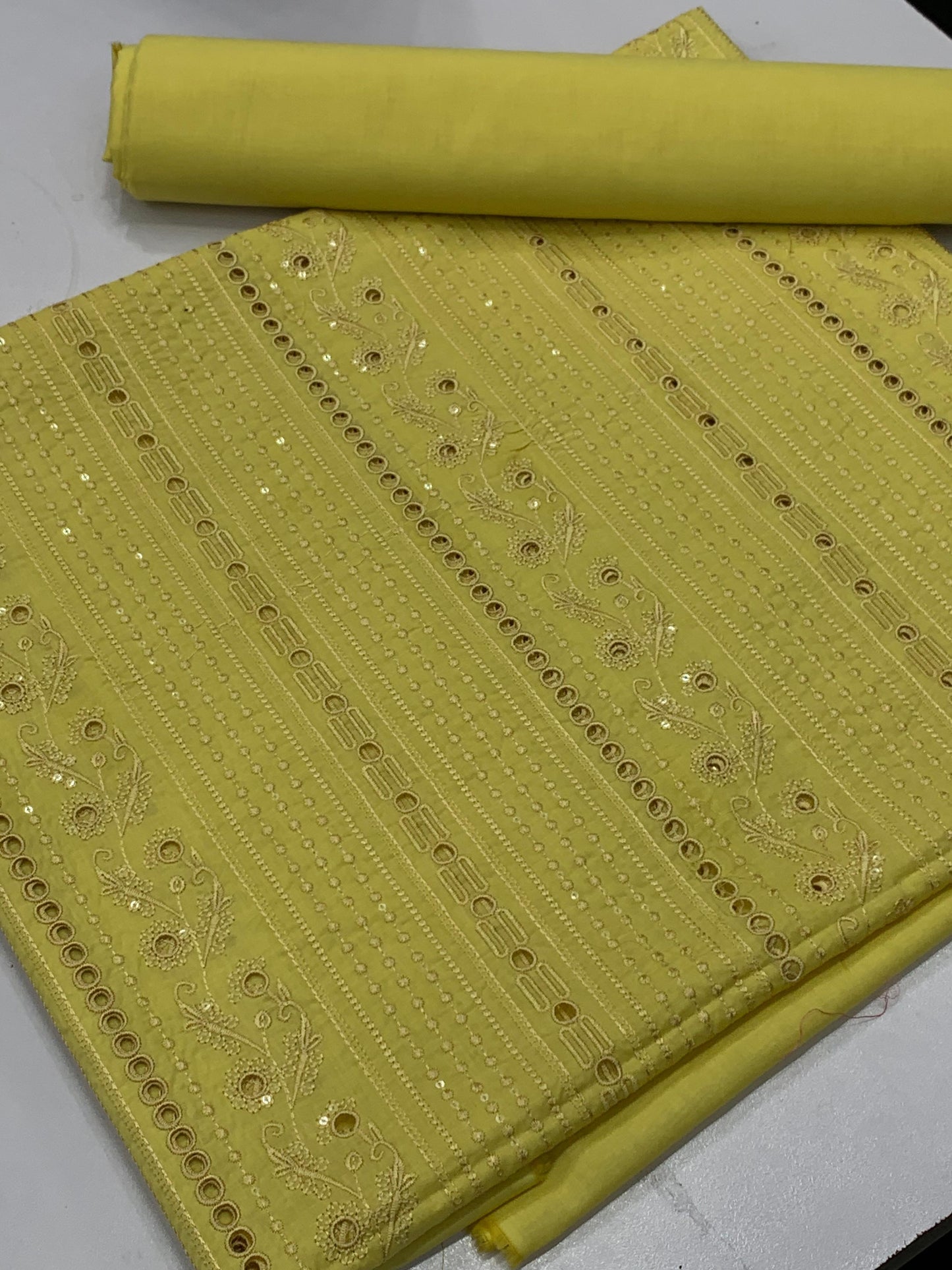 Bareeze 2 piece lawn (lemon)