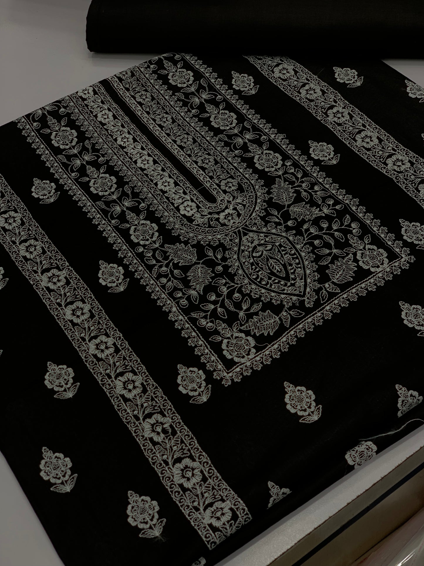 Bareeze lawn 2 piece