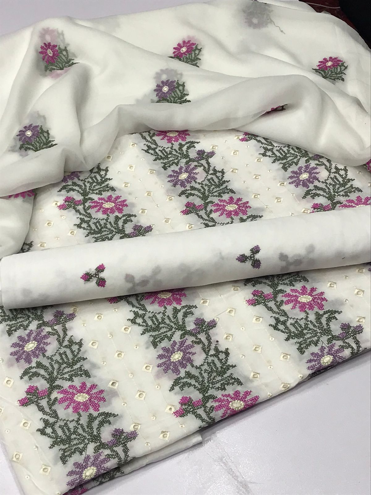 Bareeza lawn 3 piece