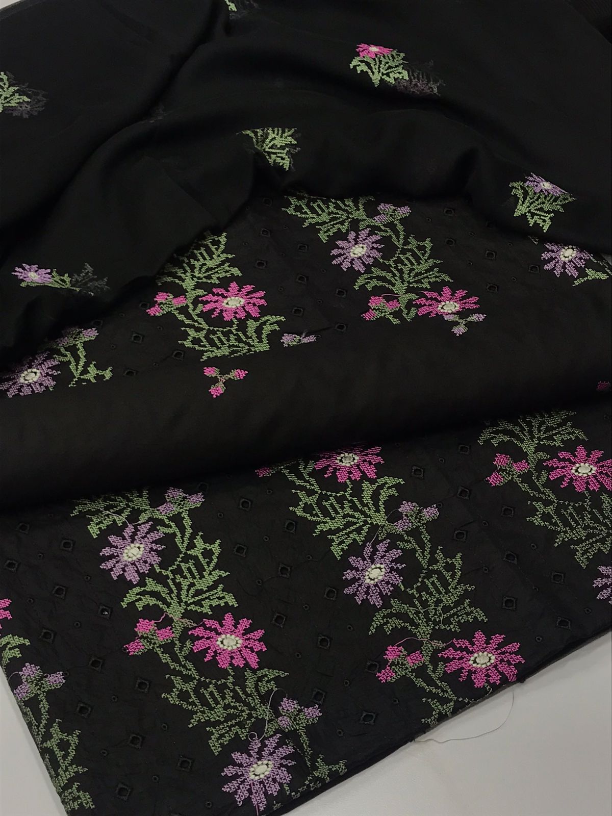Bareeza lawn 3 piece