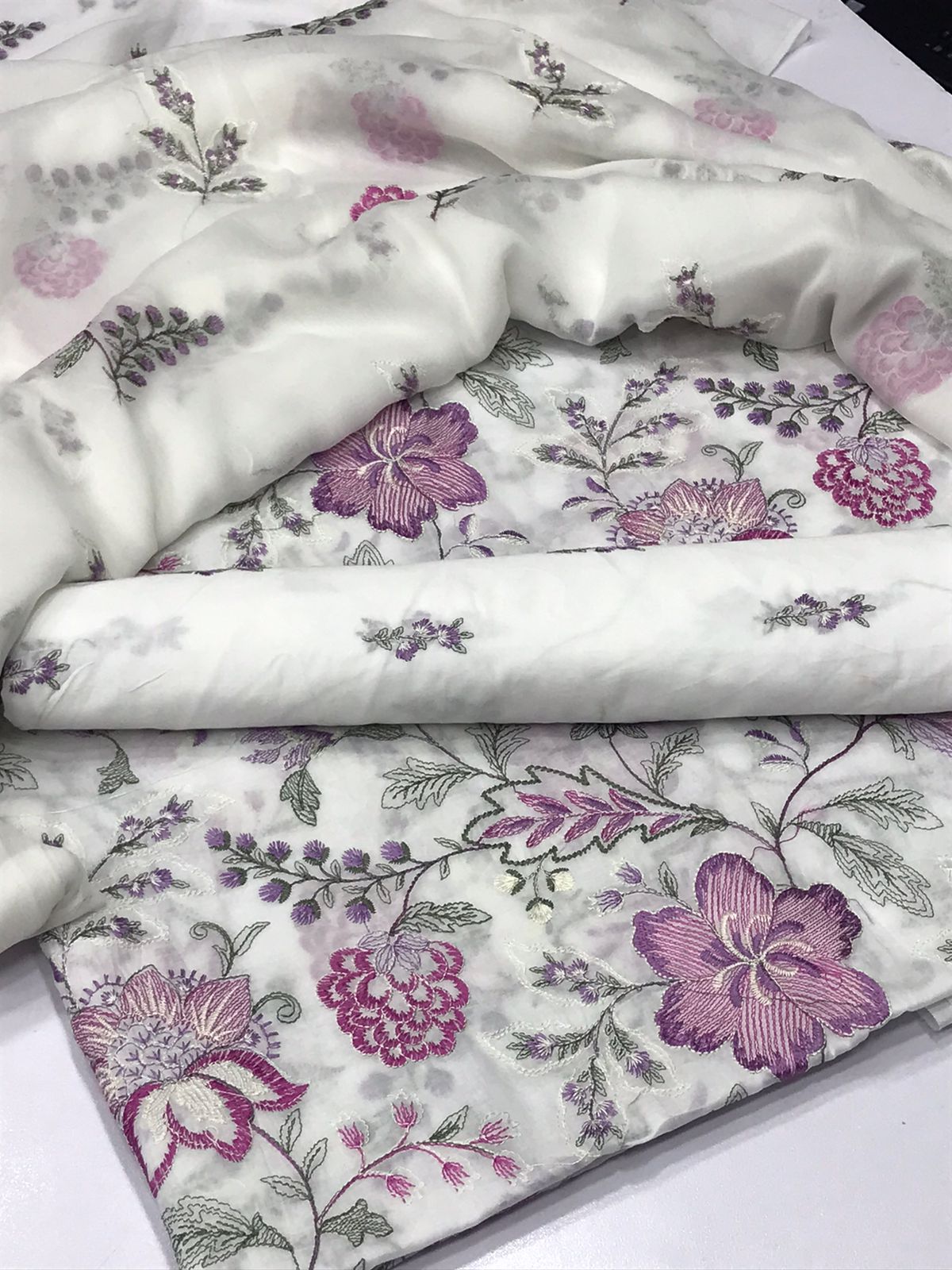 Bareeze lawn 3 piece
