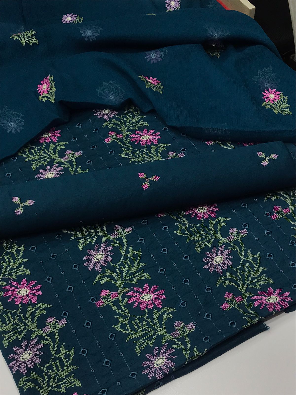 Bareeza lawn 3 piece
