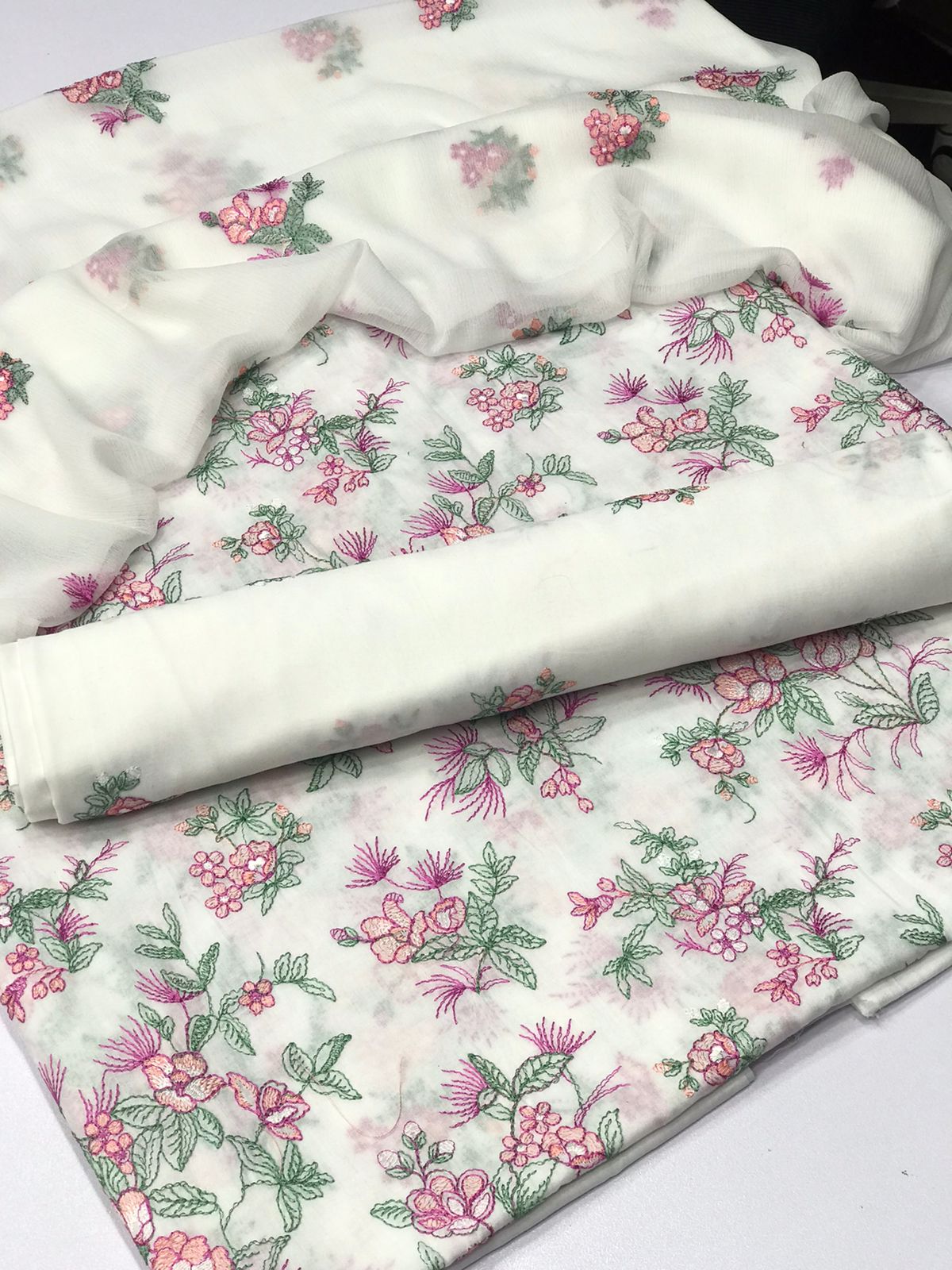 Bareeza lawn 3 piece