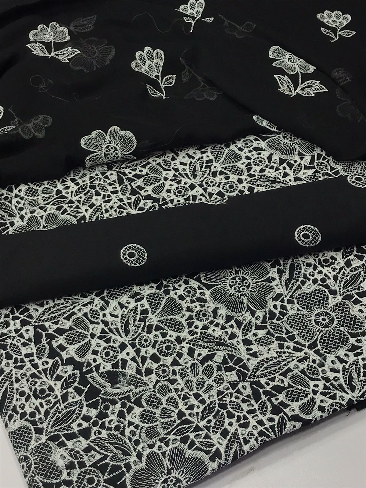 Bareeza lawn 3 piece